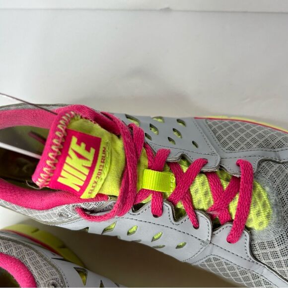 Nike Gray and Pink Athletic Shoes 11 - Picture 5 of 11